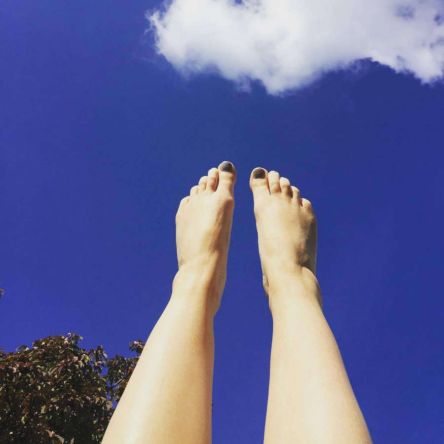 Amanda Brunker Feet