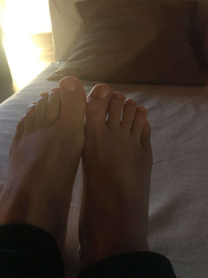 Maria Julia Olivan Feet