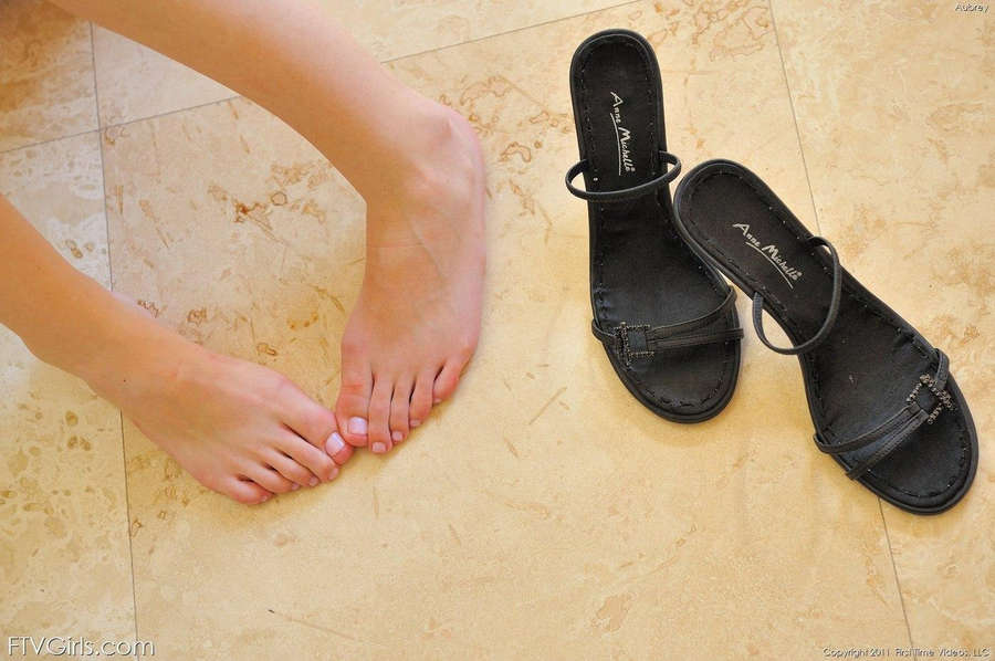Aubrey Belle Feet