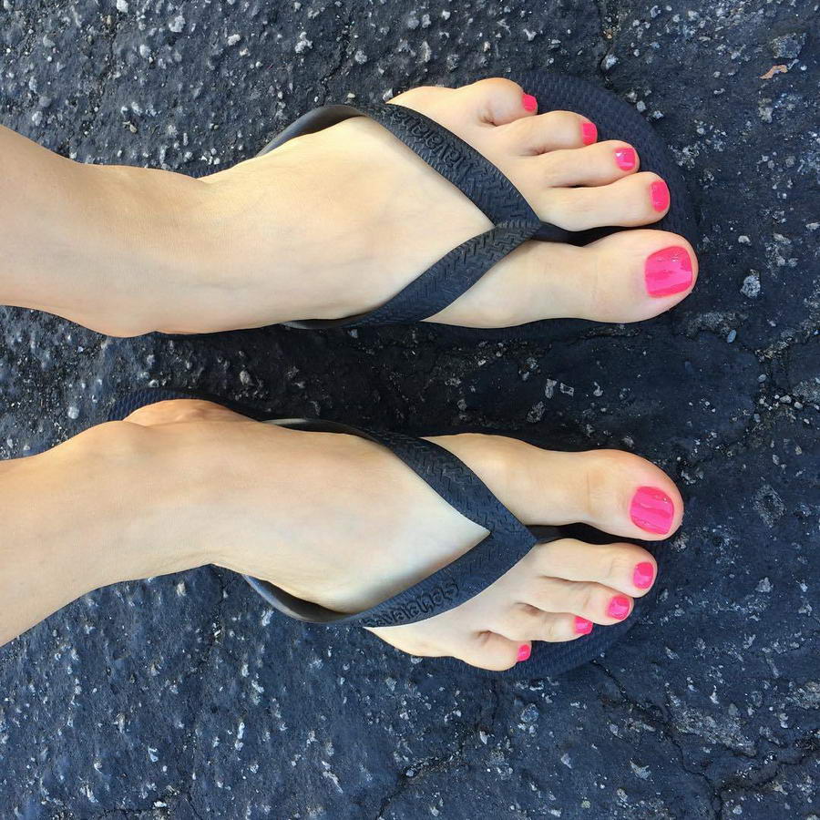Lisa Arch Feet