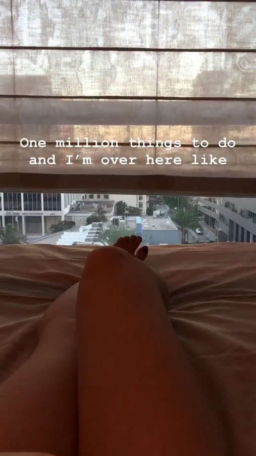 Melanie Gaydos Feet
