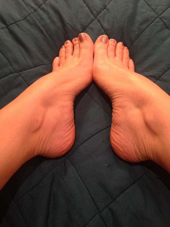 Dana dearmond feet