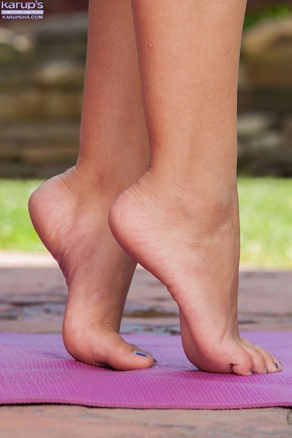 Daisy Dalton Feet