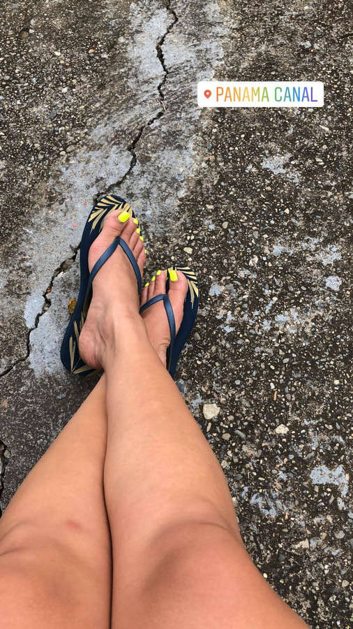 Raquel Cordova Feet