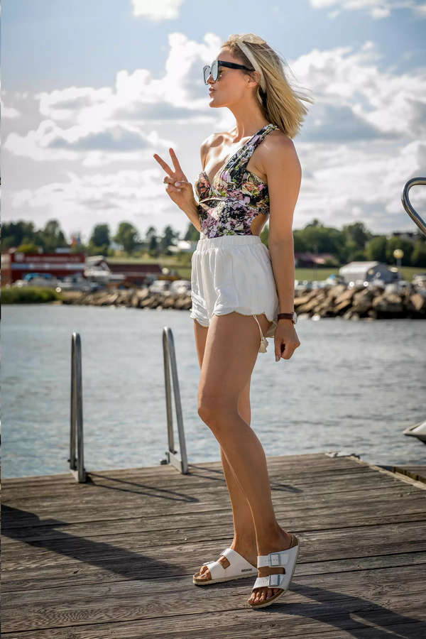 Caroline Berg Eriksen Feet
