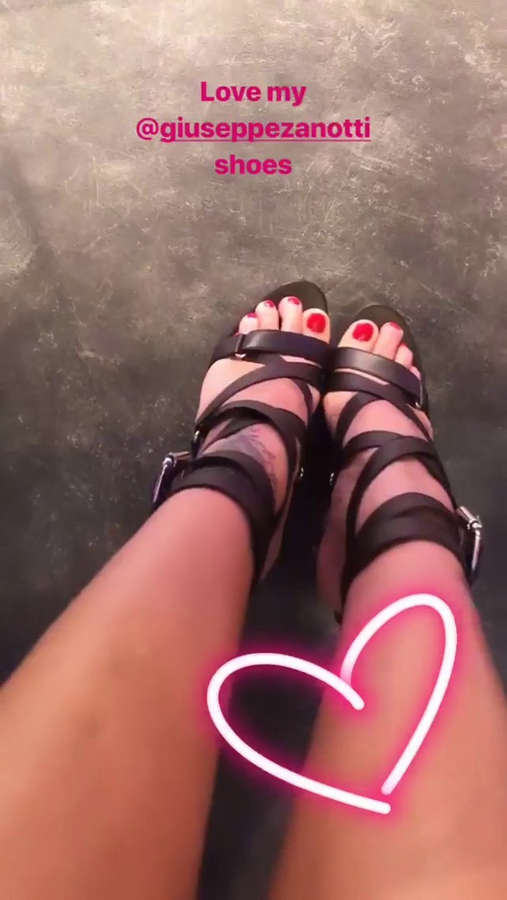 Melissa Satta Feet
