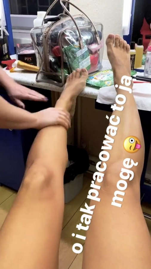Anna Mucha Feet