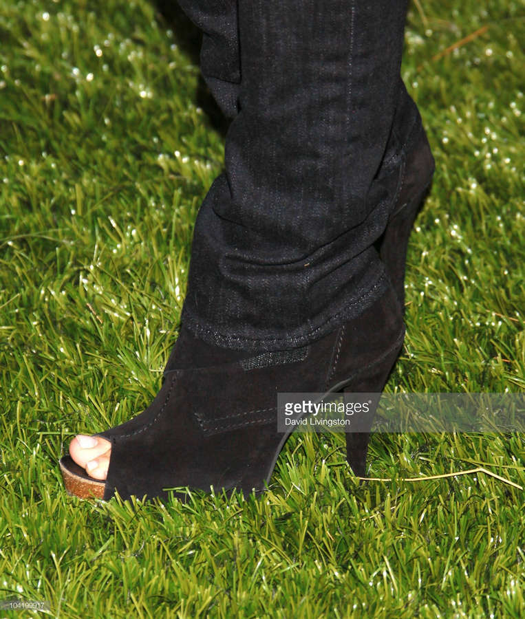 Gina Gershon Feet