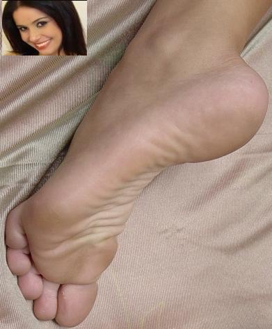 Monica Mattos Feet