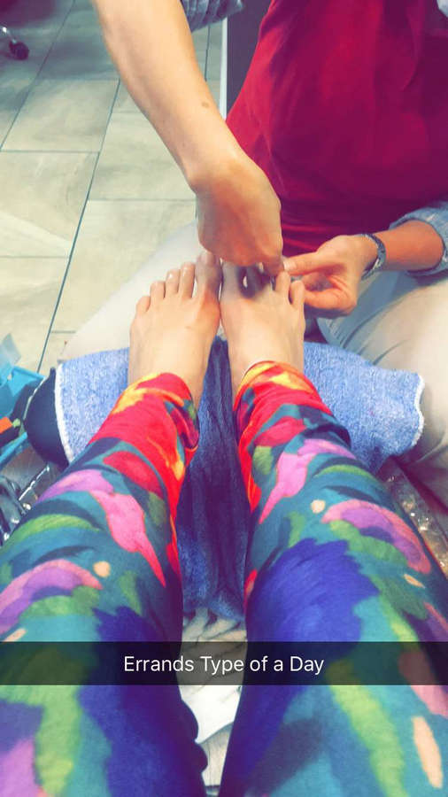 Nikki Bella Feet