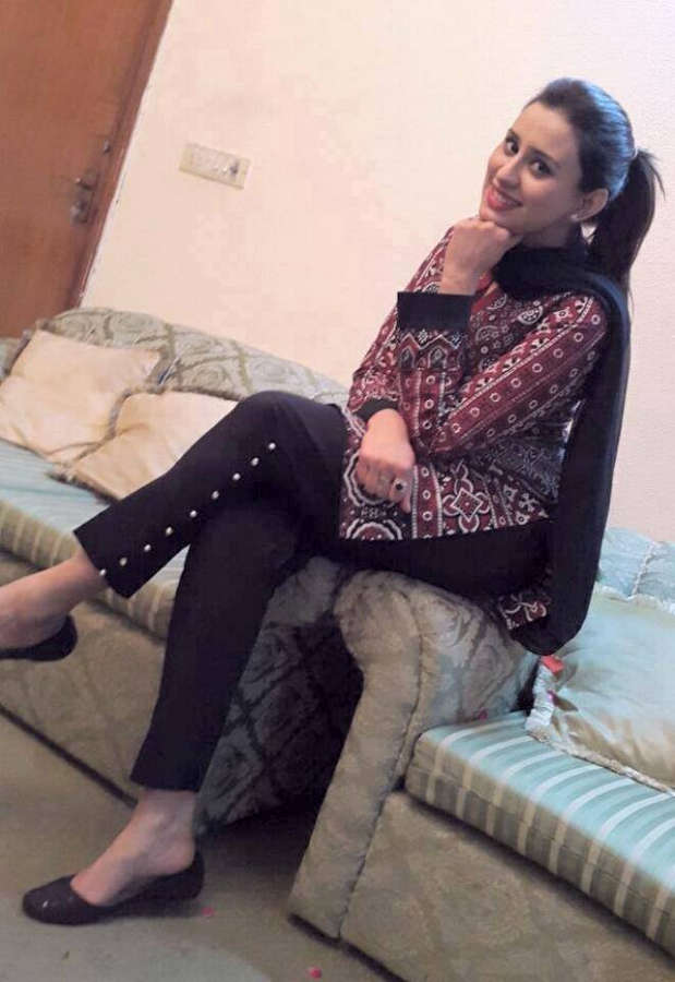 Madiha Naqvi Feet