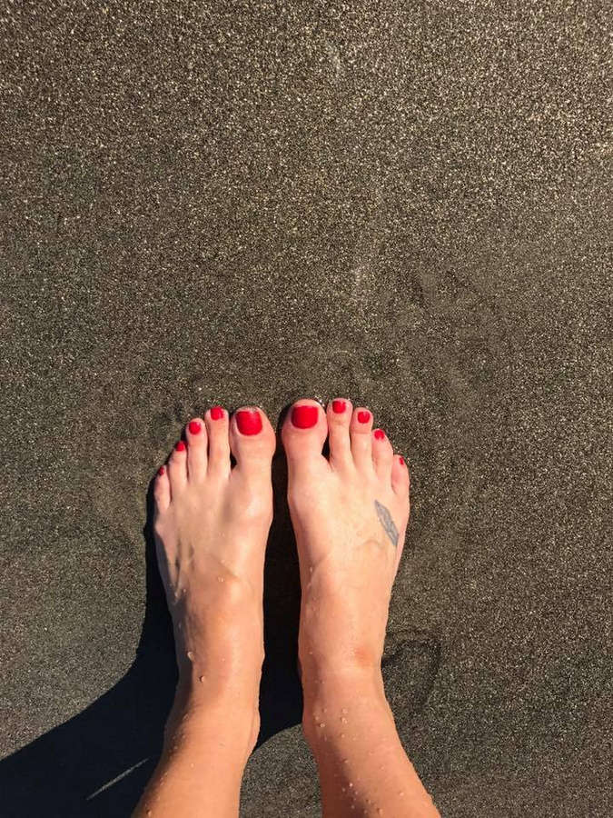 Kristen Taekman Feet
