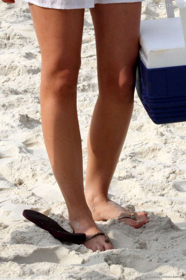 Monica Iozzi Feet