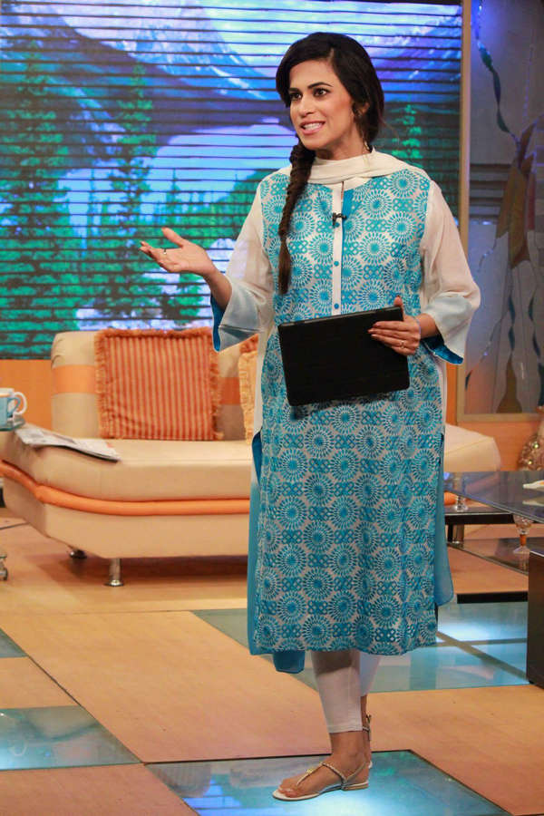 Asma Mustafa Khan Feet