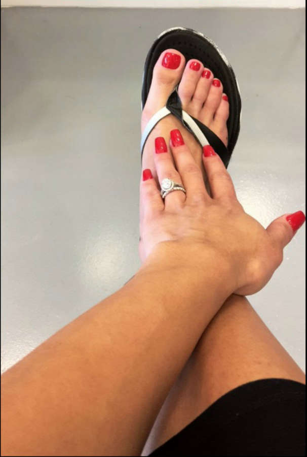 Gabi Castrovinci Feet