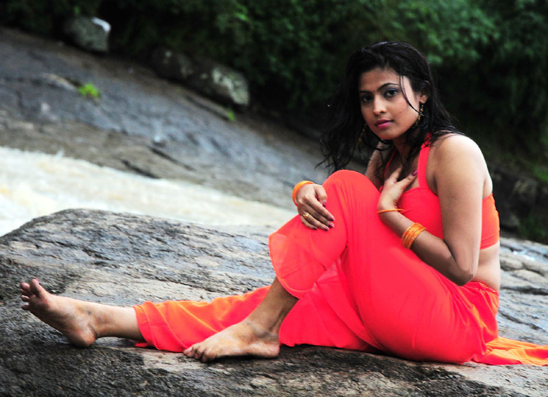 Saira Bhanu Feet