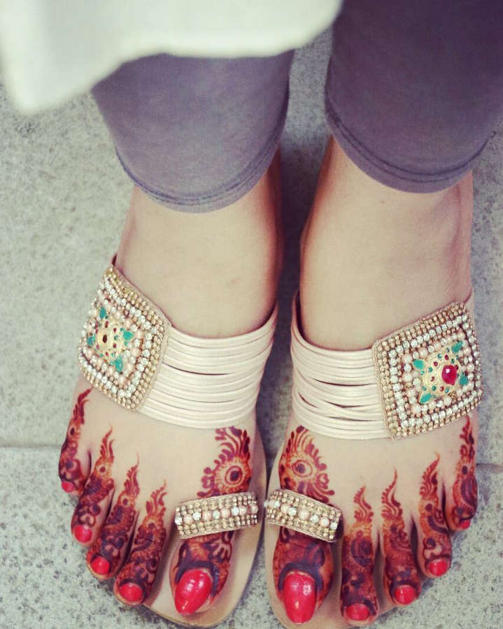 Kiran Naz Feet