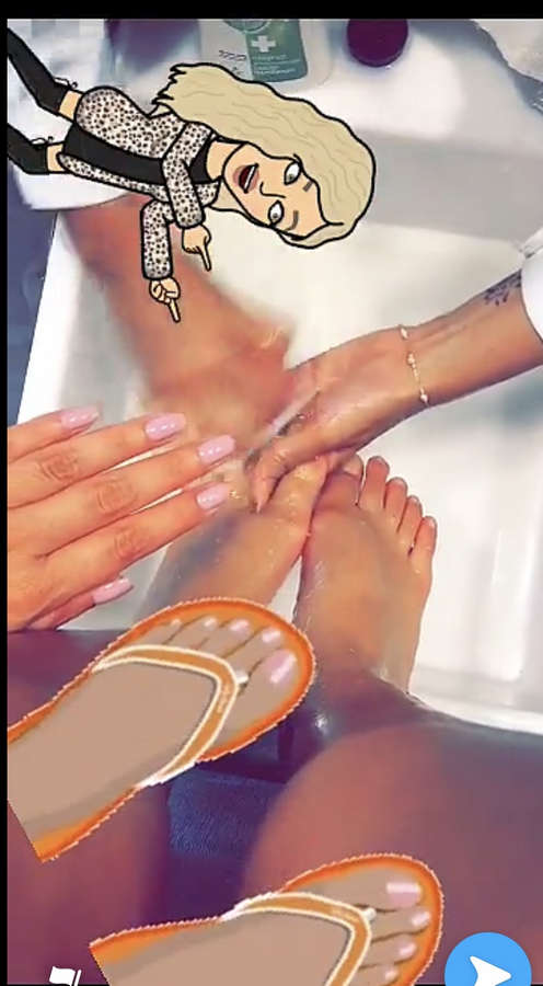 Lilia Al Atrash Feet