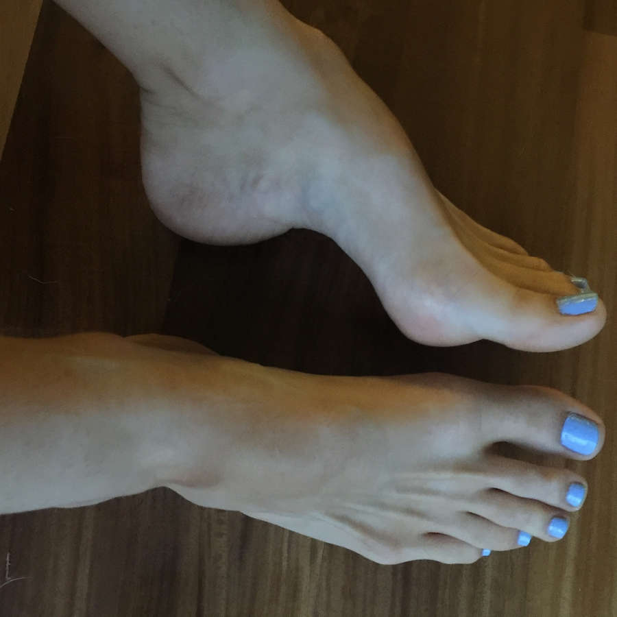 Emma Lovett Feet