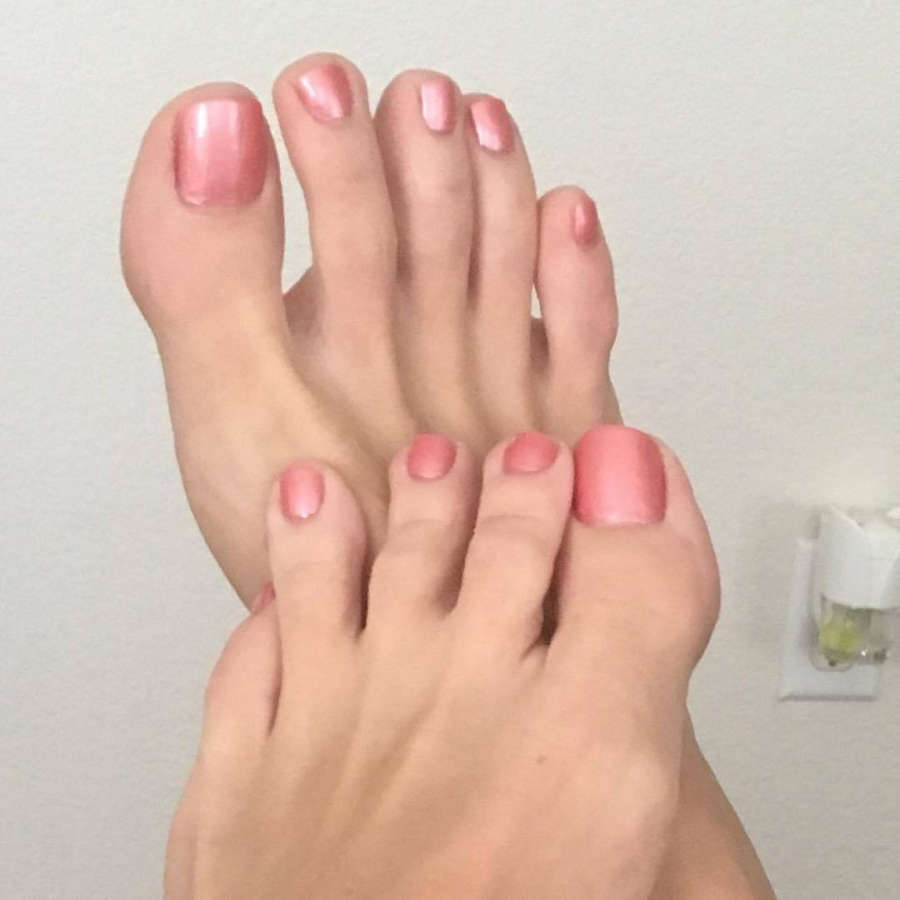 Silvia Saige Feet