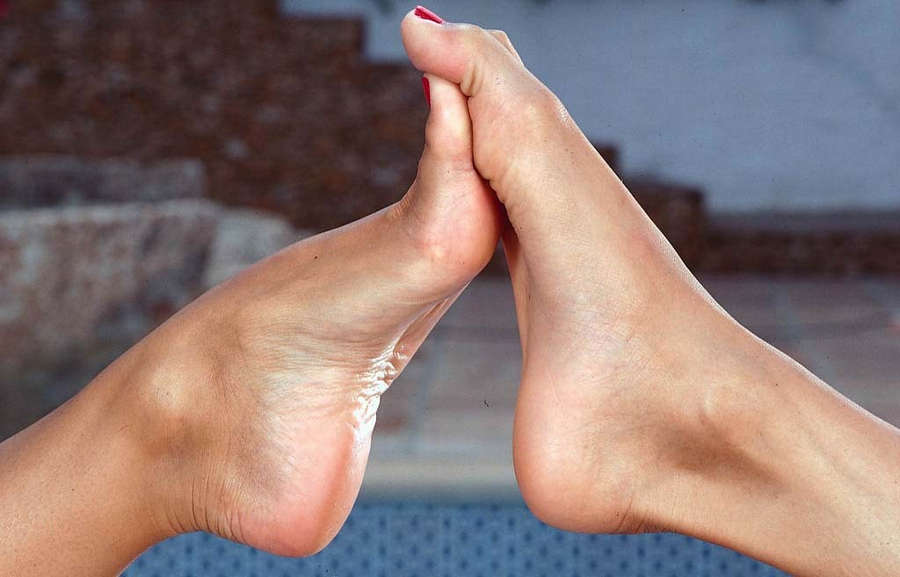 Ava Lustra Feet