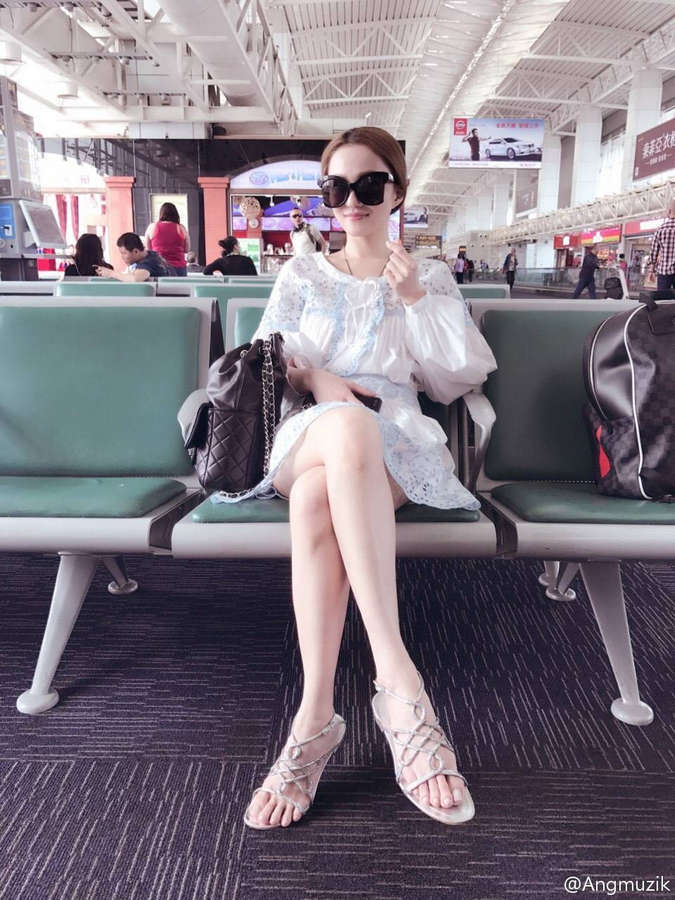 Angela Shao Han Chang Feet