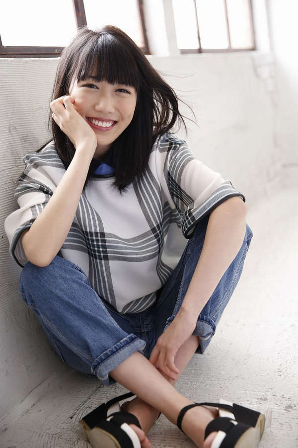 Reni Takagi Feet (25 photos) - celebrity-feet.com