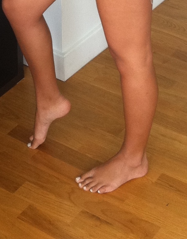 Carolina Oliveira Feet