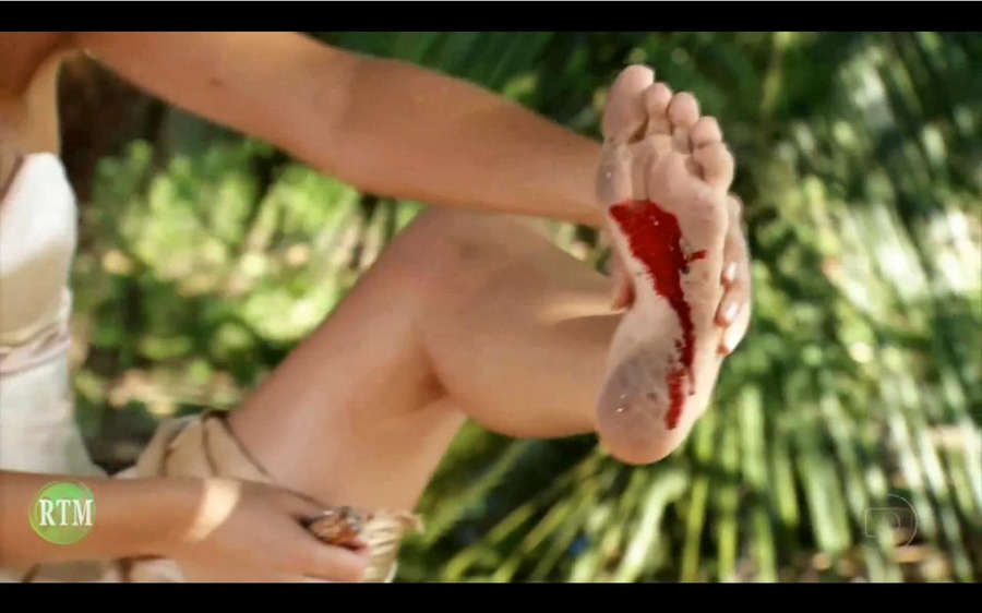 Mayana Neiva Feet