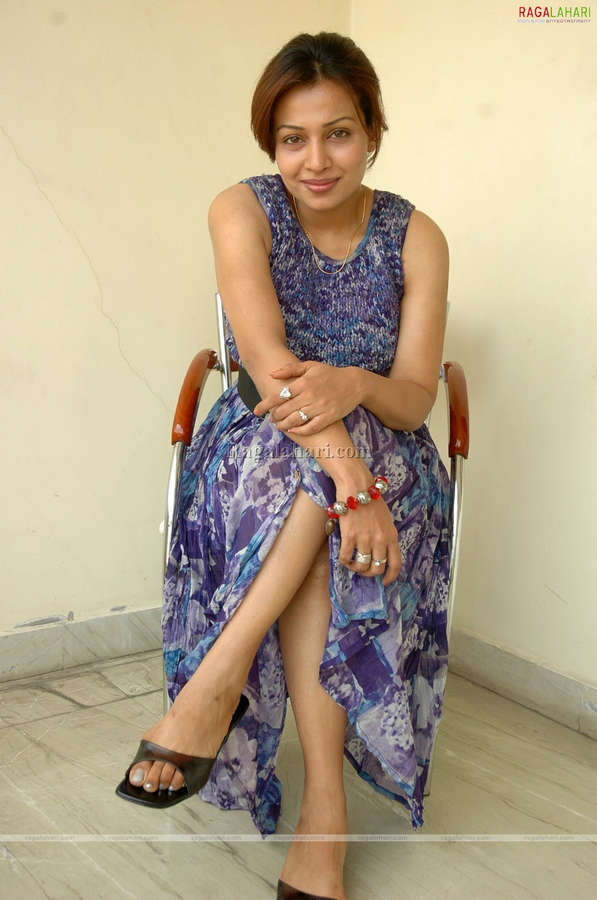 Asha Saini Feet