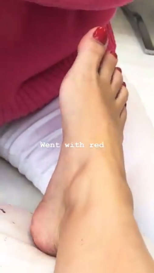 Georgia Hirst Feet
