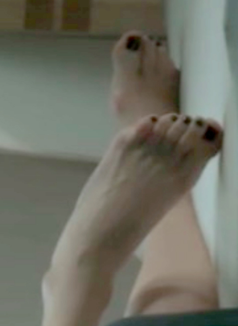 Debora Falabella Feet
