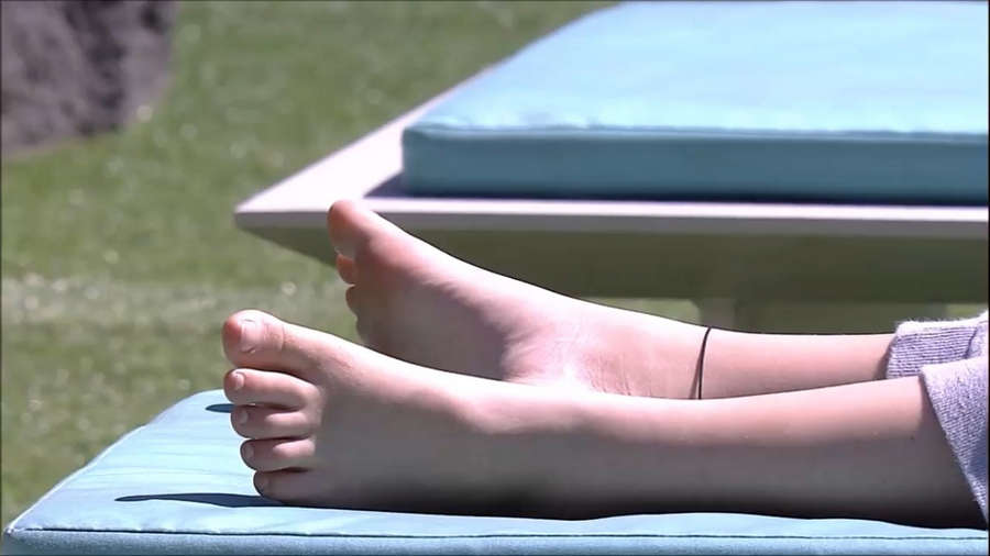 Ana Clara Lima Feet
