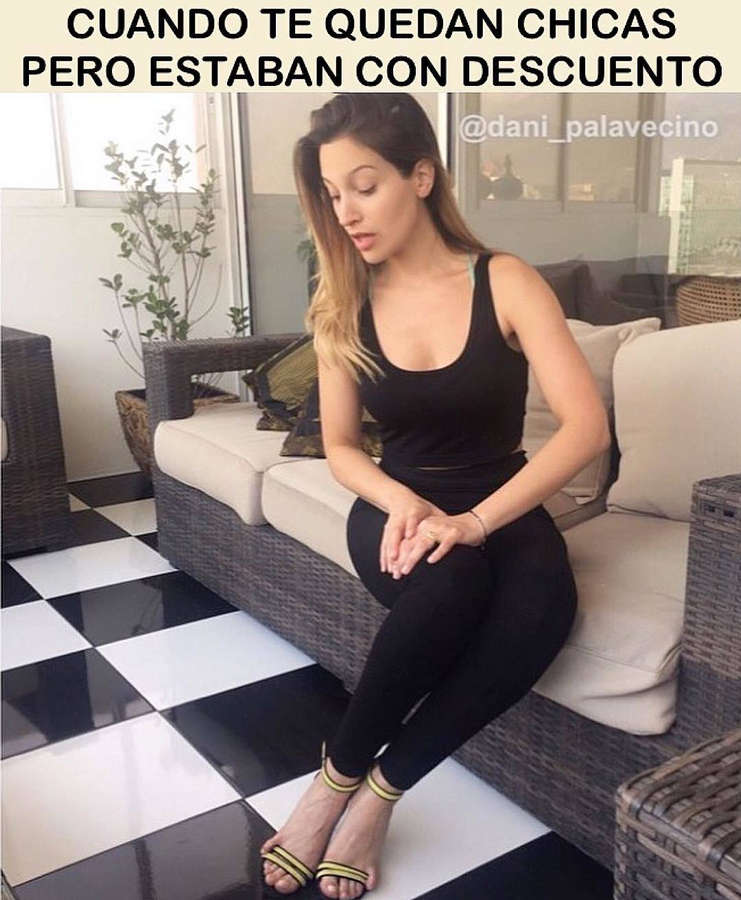 Daniela Palavecino Feet