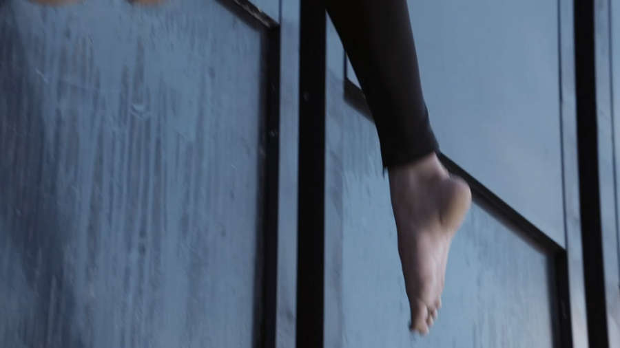 Laura Mennell Feet. 