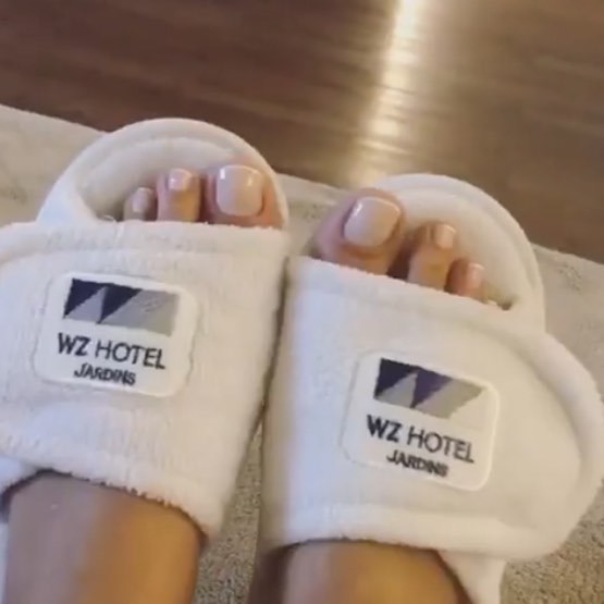 Vivian Amorim Feet