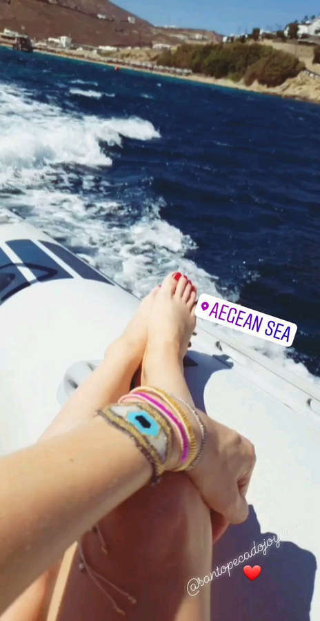 Daniela Magun Feet