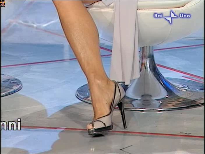 Carmen Russo Feet