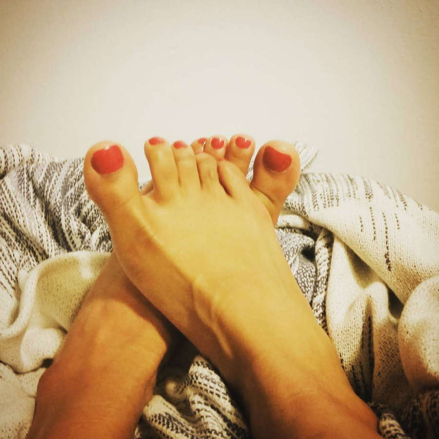 Nikki Darling Feet