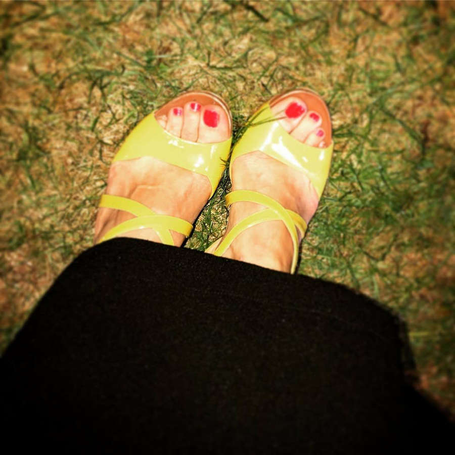 Goedele Wachters Feet (2 photos) - celebrity-feet.com