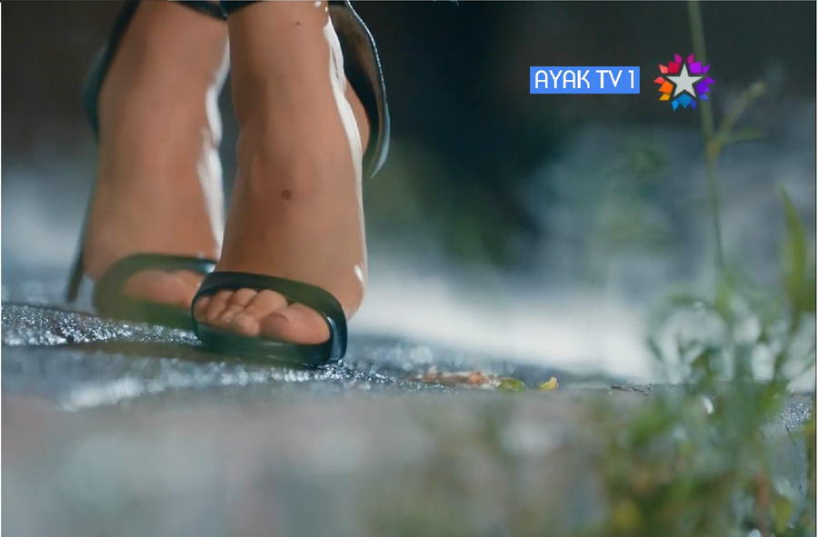 Fulya Akin Feet