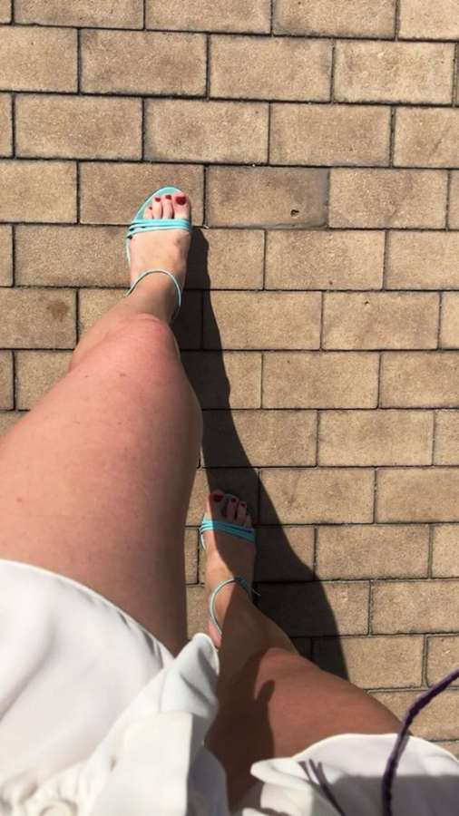 Georgina Fleur Feet