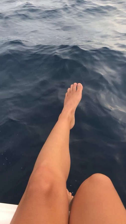 Charlotte Feet