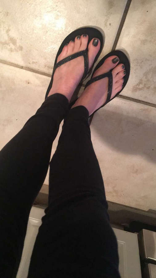 Roxie Rae Feet