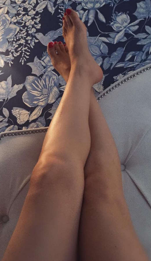 Elena Gheorghe Feet