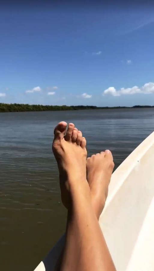 Perola Faria Feet