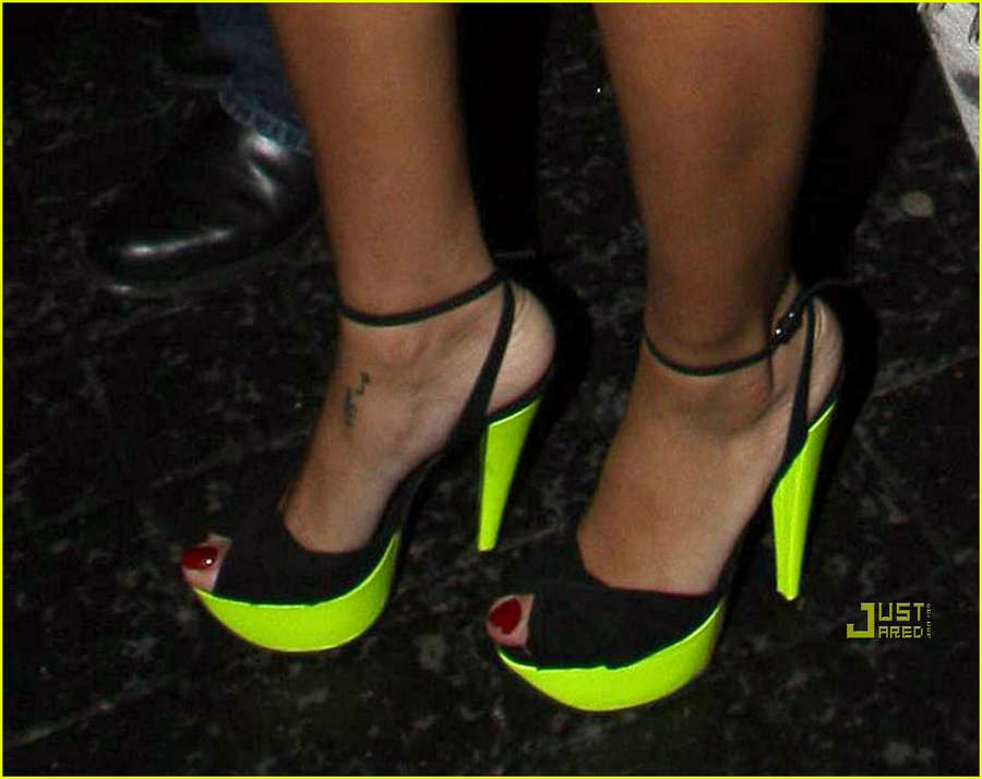 Rihanna Feet