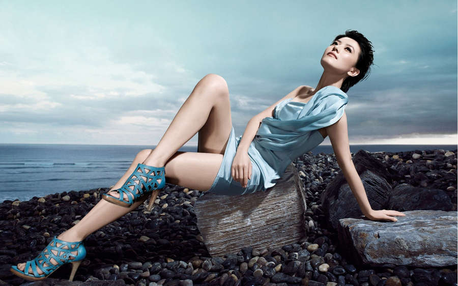Yuanyuan Gao Feet