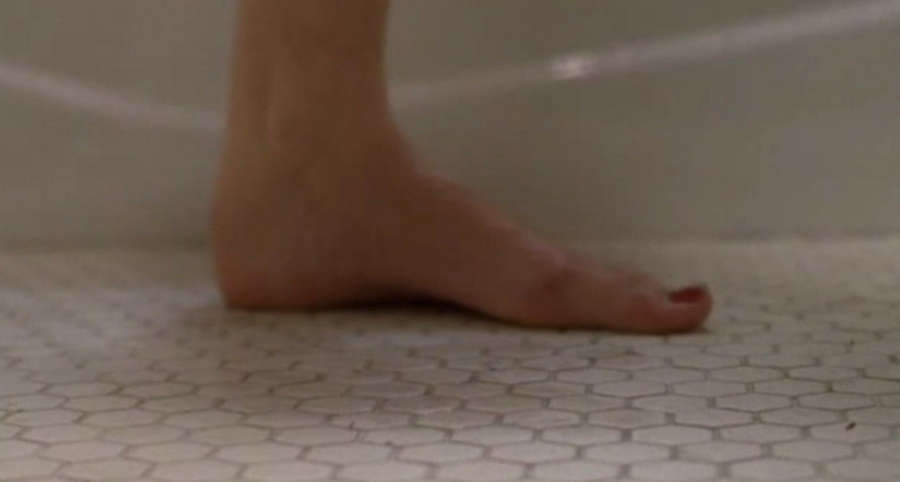 Willa Holland Feet