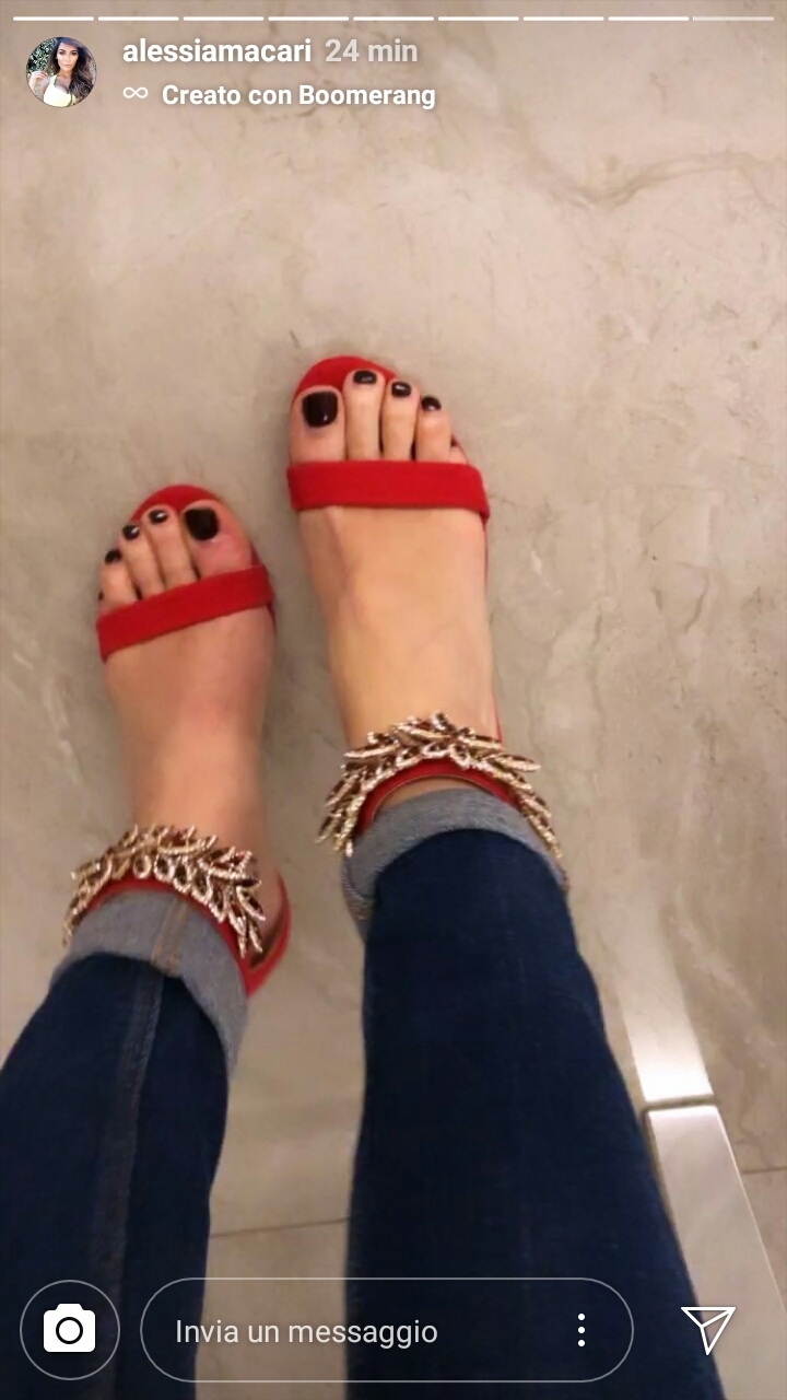 Alessia Macari Feet